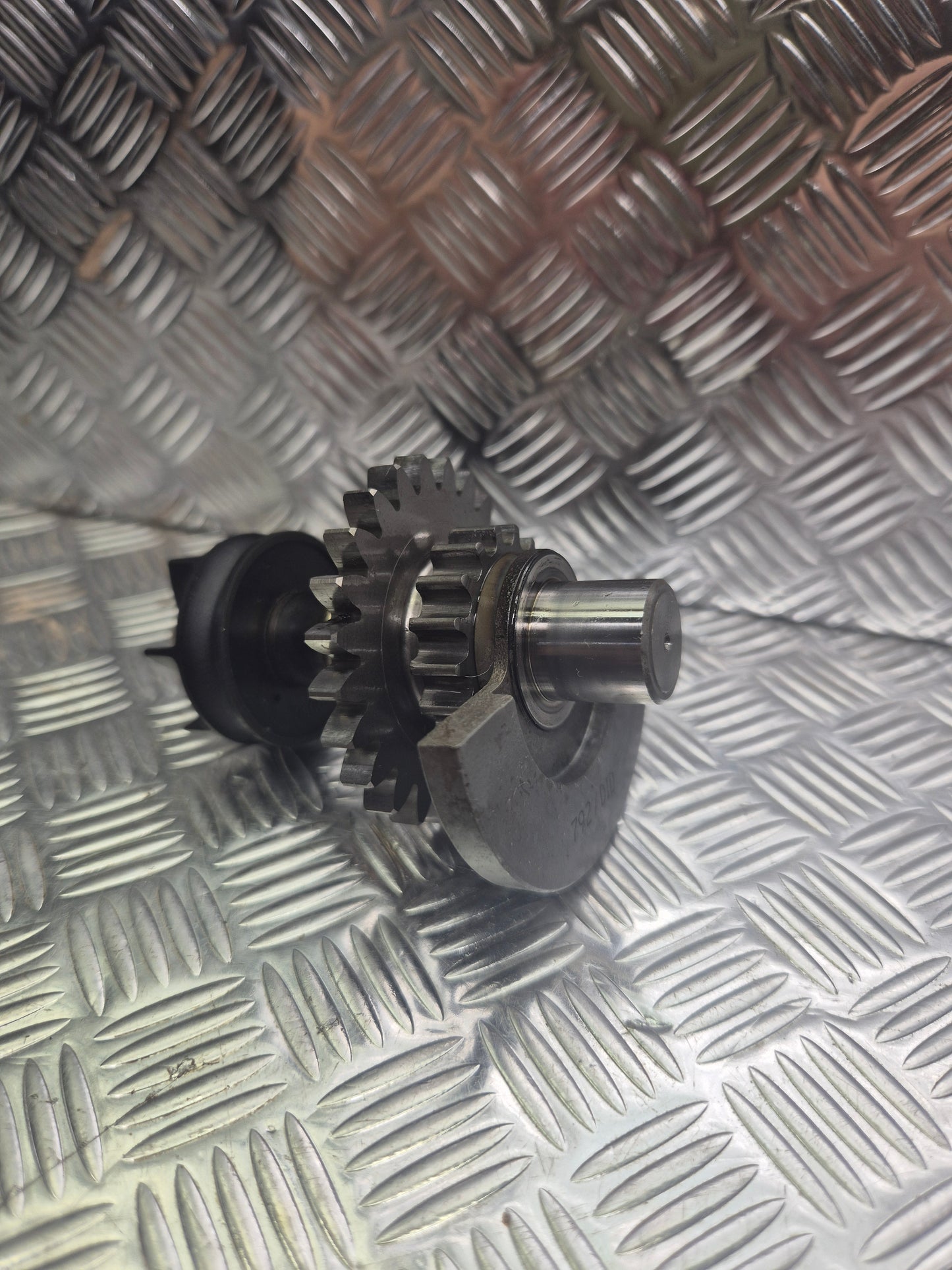 Arbre d'équilibrage pompe à eau HUSQVARNA 250 FC 2016