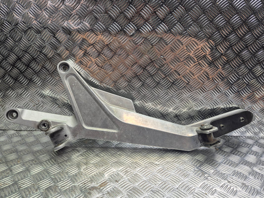 Platine Repose Pieds gauche honda 600 hornet 1998-2002