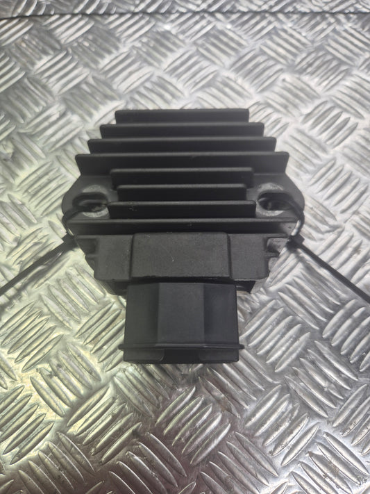 Régulateur de tension honda 500 cbf 2004-2007