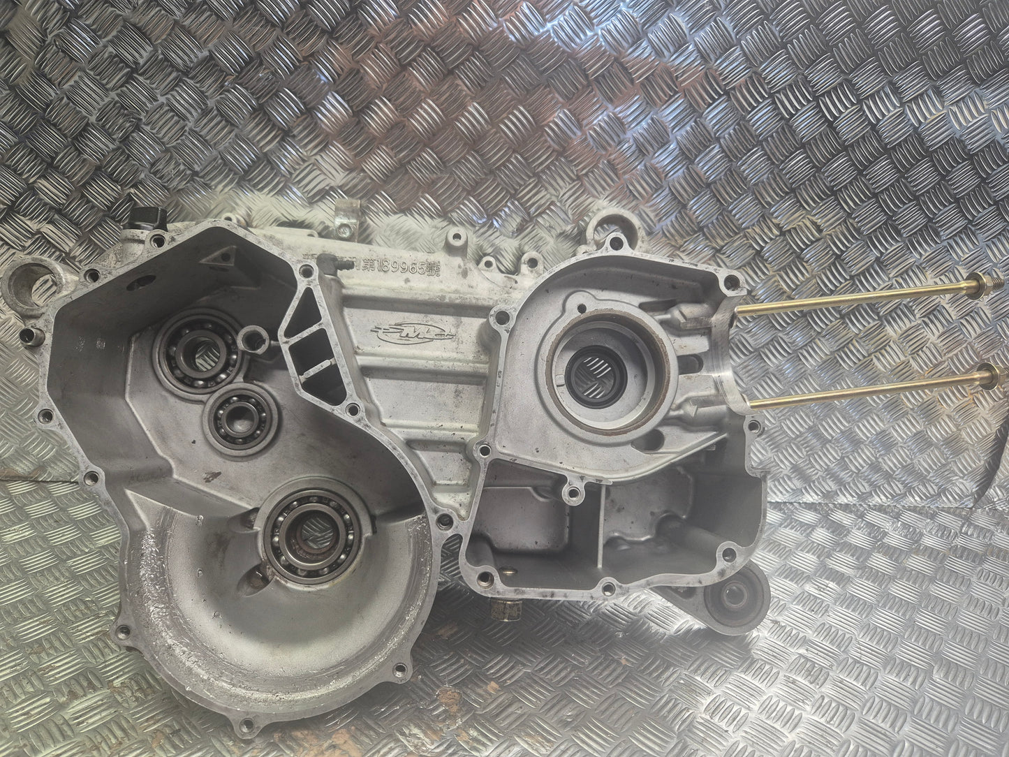 Carter moteur gauche SMC 200 SNAKE - CRS170 - BAROSSA