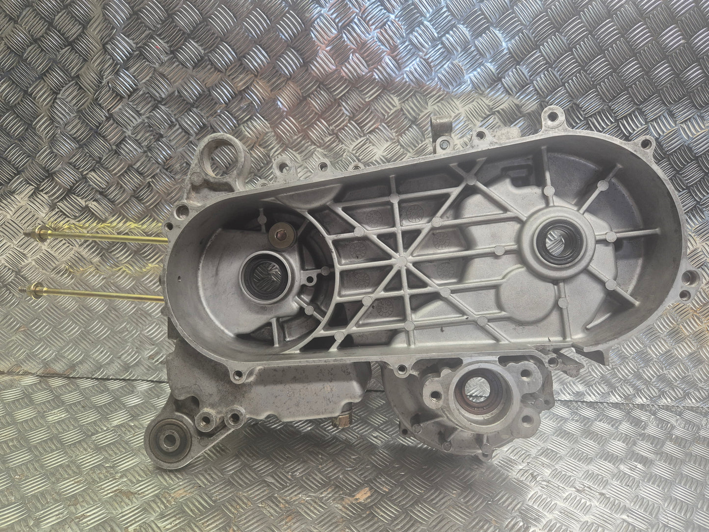 Carter moteur gauche SMC 200 SNAKE - CRS170 - BAROSSA
