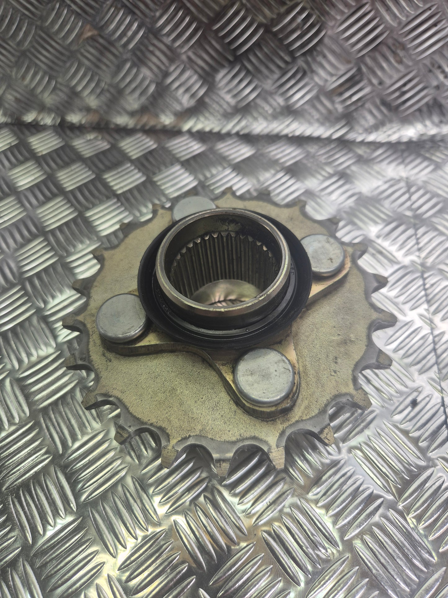 Couronne + support SUZUKI 80 LT