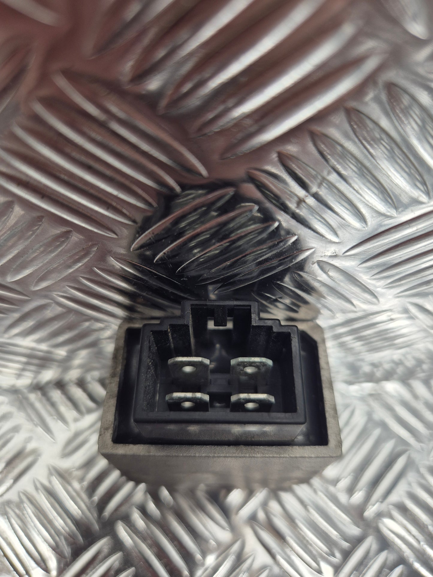 Régulateur de tension Peugeot Vivacity