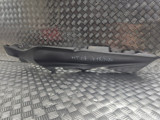 Cache arrière gauche Yamaha MT-07 2018/2020 (BAC-2171E-00)