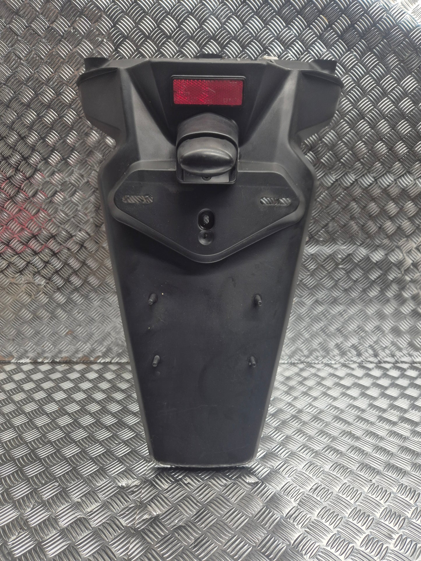 Support de plaque et eclairage YAMAHA 125 XMAX 2010 - 2013