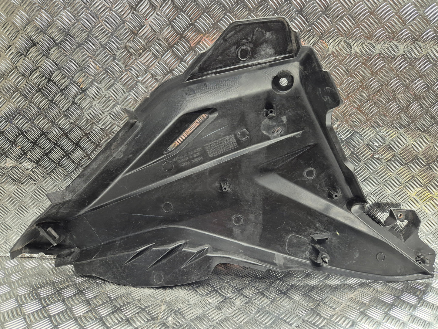 Cache lateral droit HONDA CBF 125 2009-2014