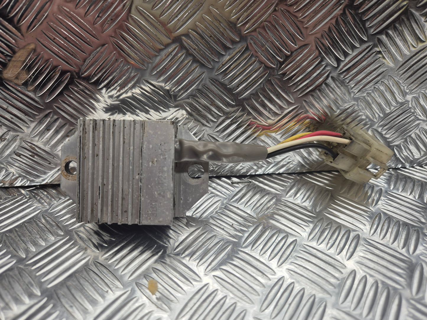 Regulateur YAMAHA 125 TDR 1989-1992