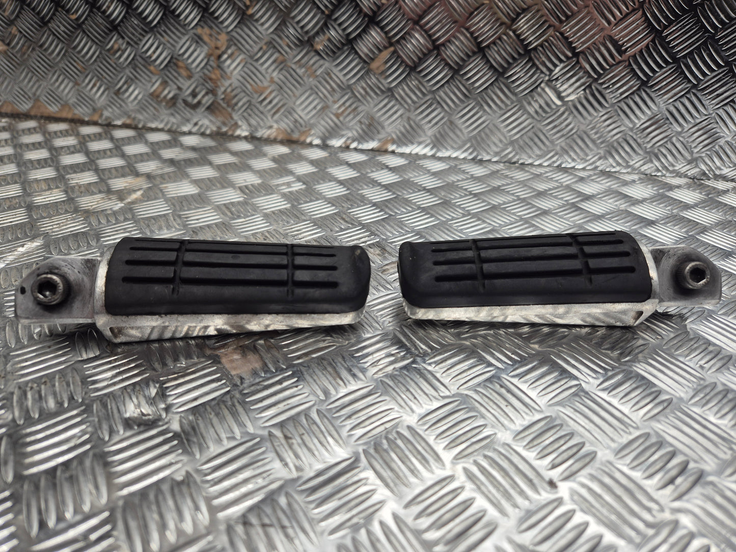 Repose Pieds arrière yamaha fz6 2007-2010