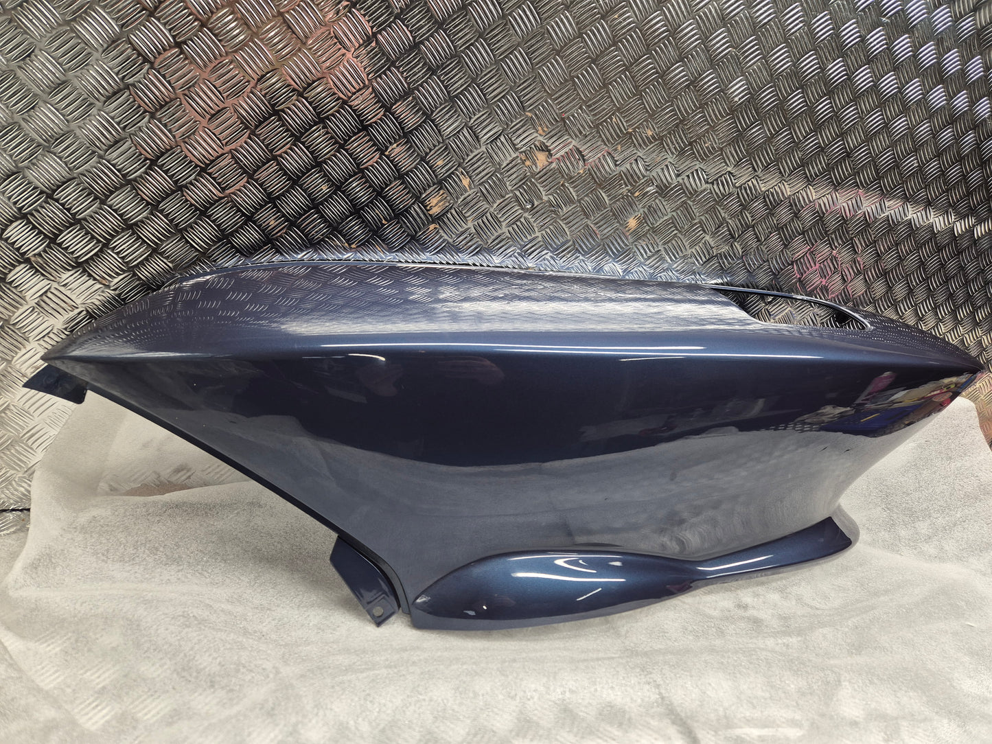 Coque arrière gauche YAMAHA 125 MAJESTY 2002