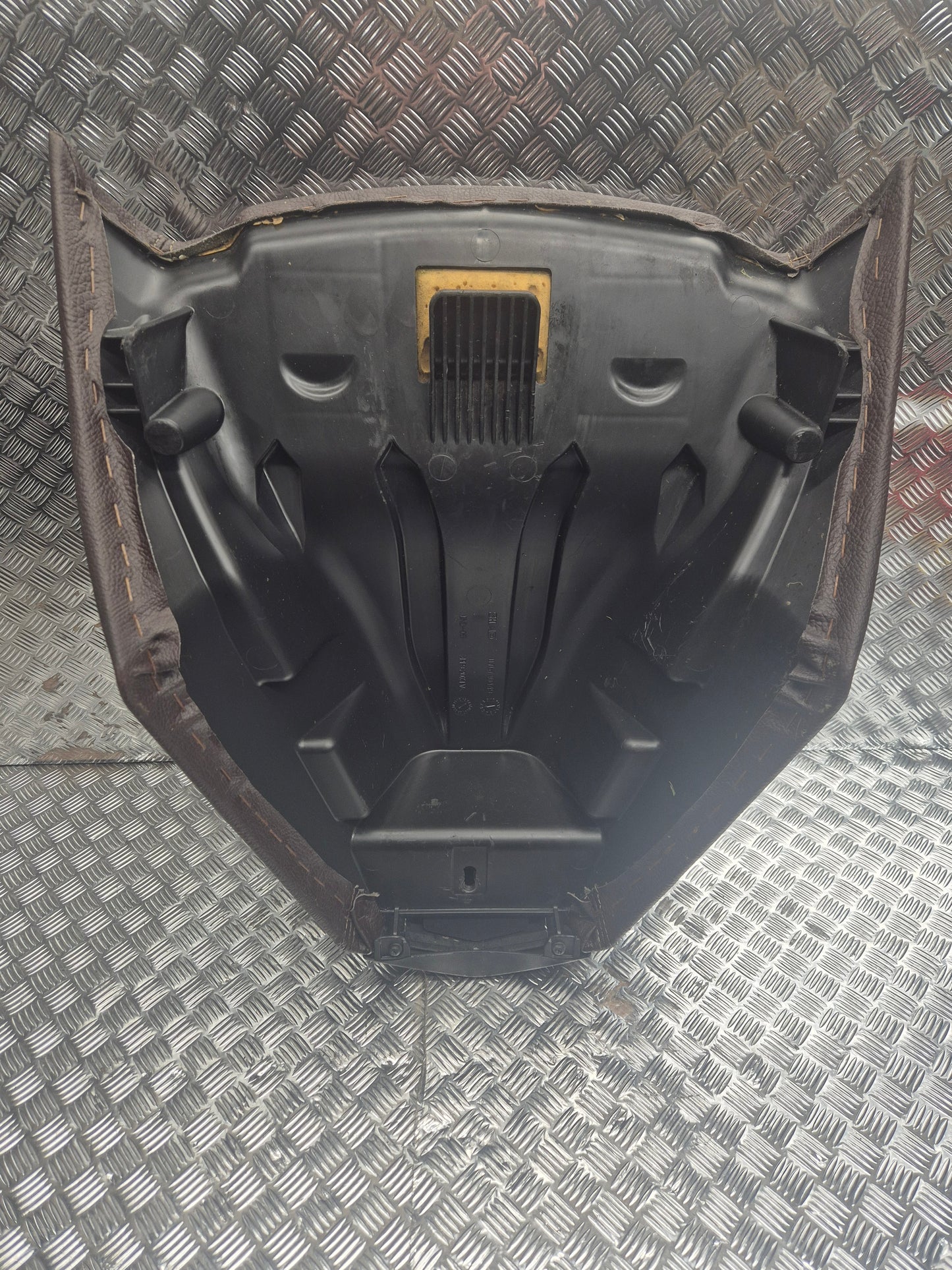 Selle conducteur Peugeot 125 satelis 2010
