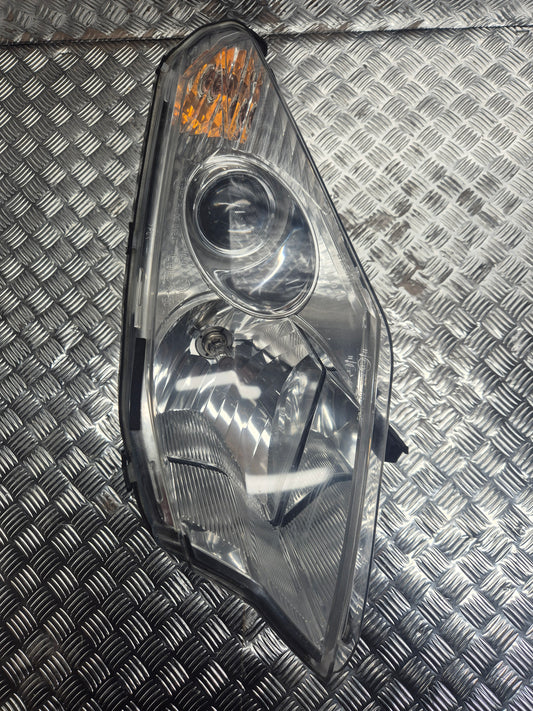 Optique avant droit feux phare PEUGEOT 125 SATELIS EVO 2009 - 2011