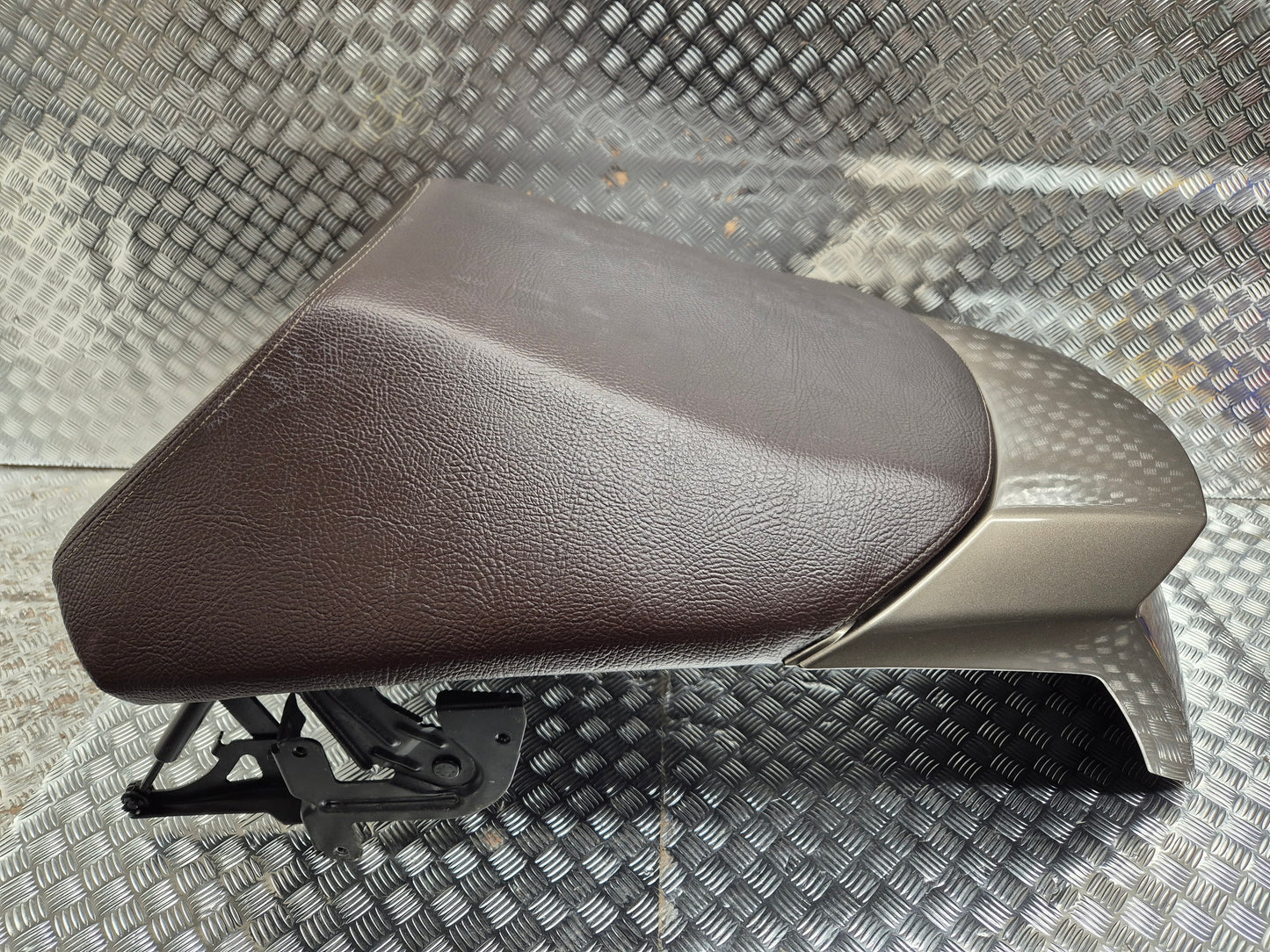 Selle passager Peugeot 125 satelis 2010