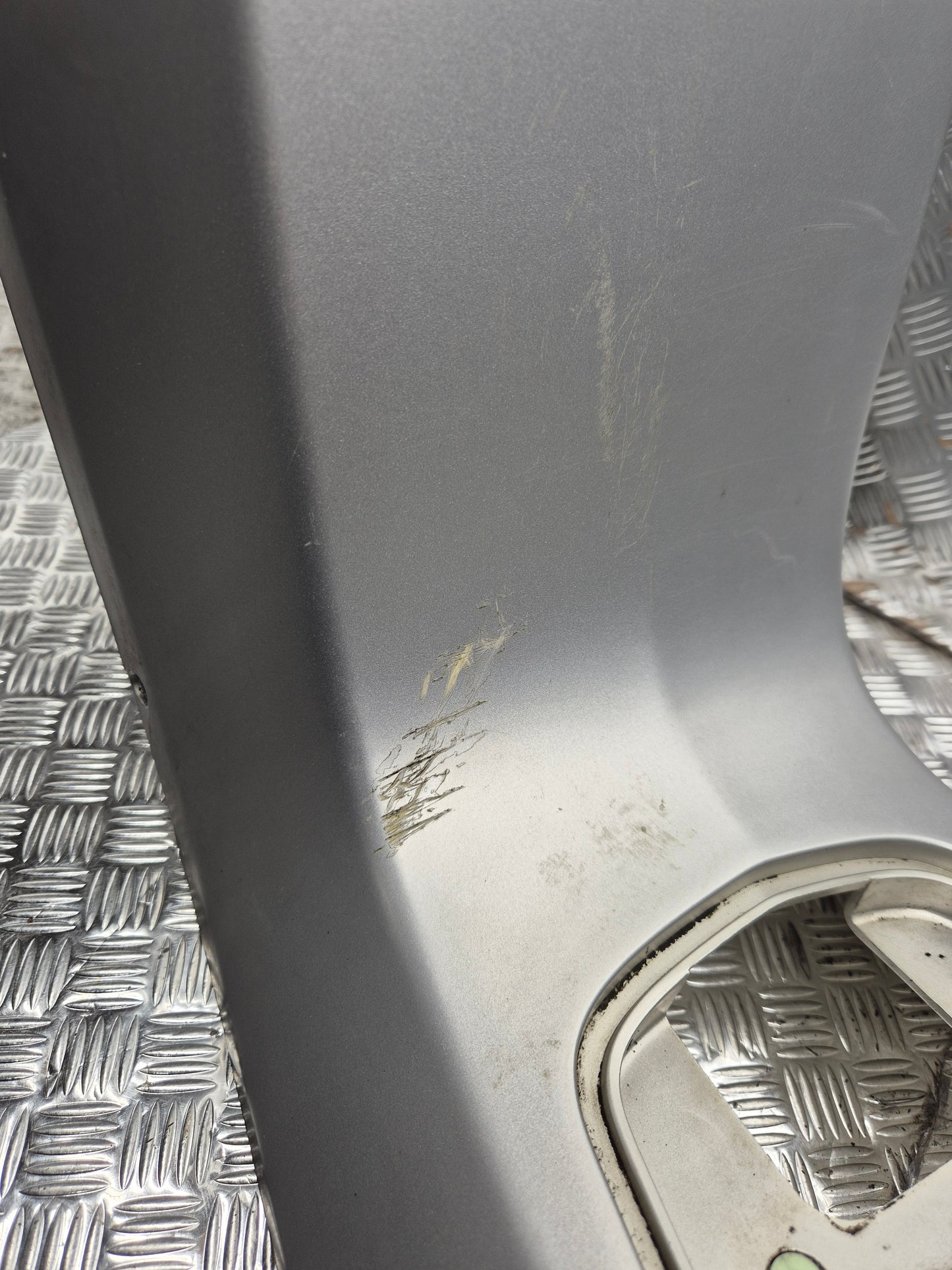 Carenage centrale PEUGEOT 125 SATELIS 2007-2011