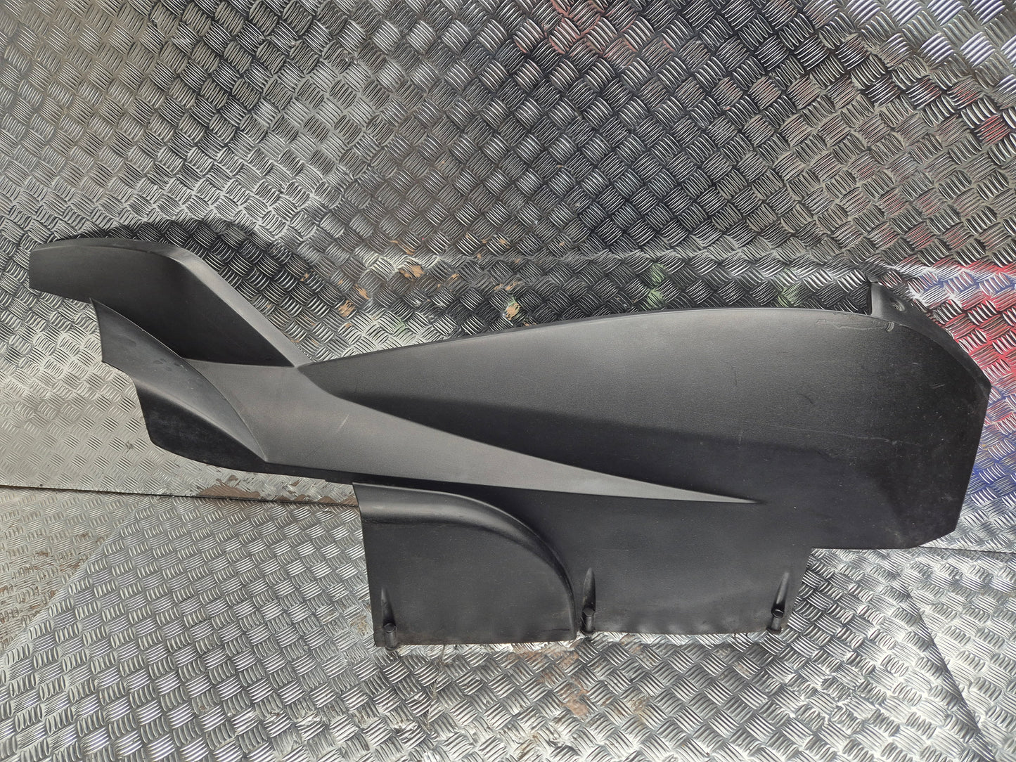 Sabot droit PEUGEOT 125 SATELIS 2007-2011