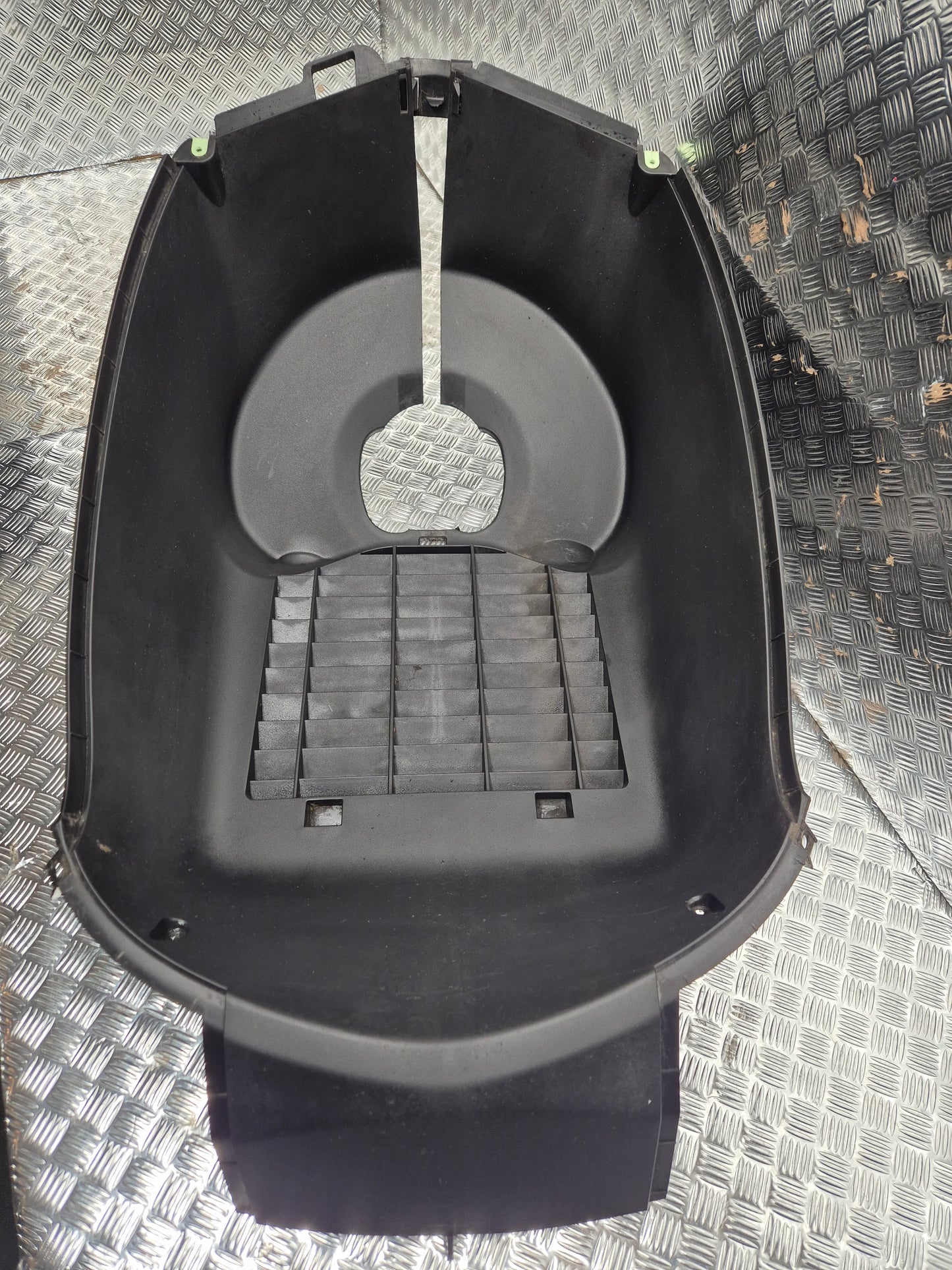 Grille de radiateur PEUGEOT 125 SATELIS 2007 - 2011