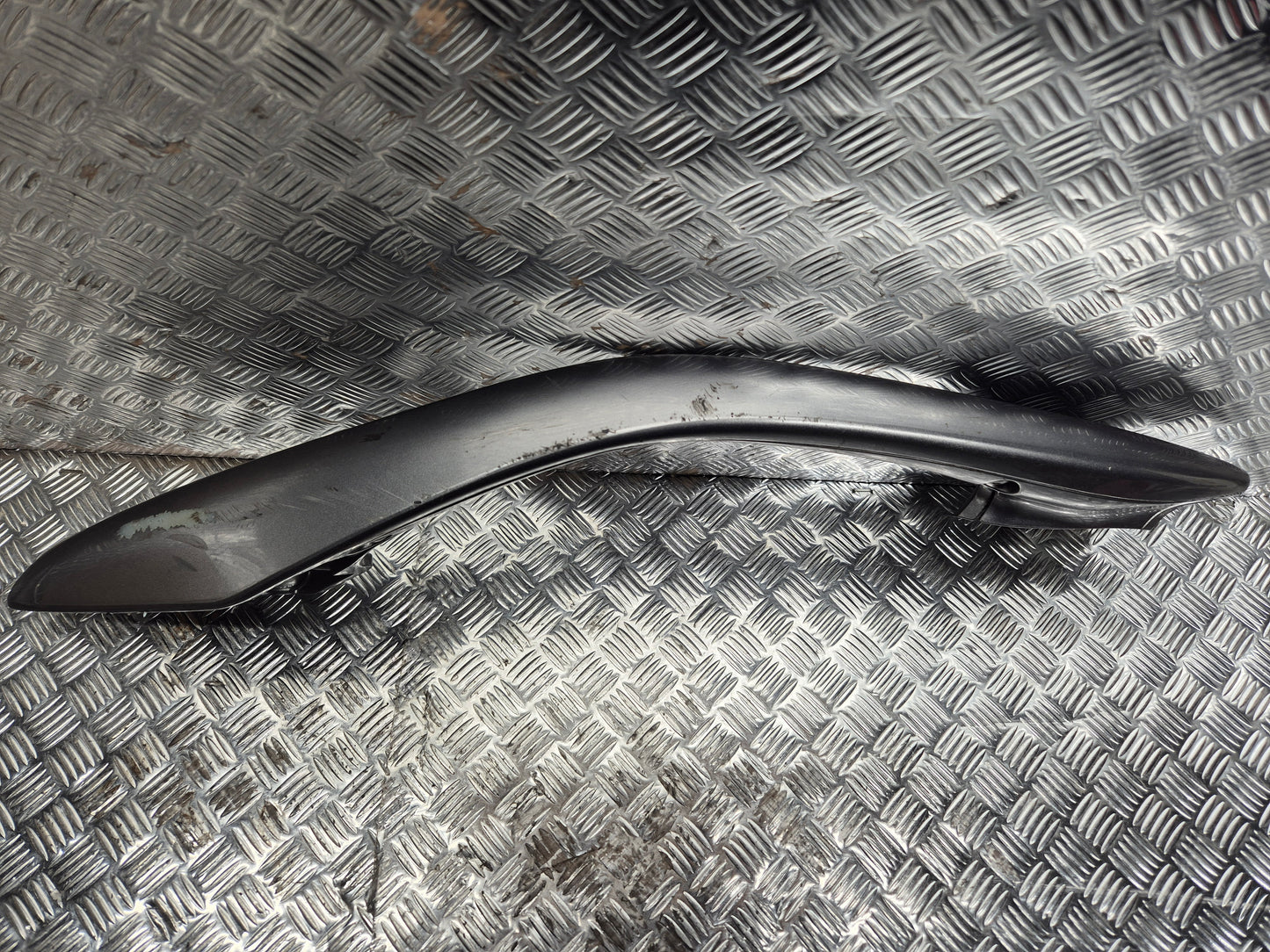 Poignee arriere gauche SUZUKI 400 BURGMAN 2003 - 2006