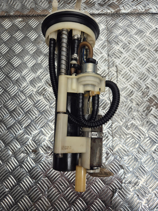 Pompe à essence PEUGEOT 125 SATELIS 2008-2011