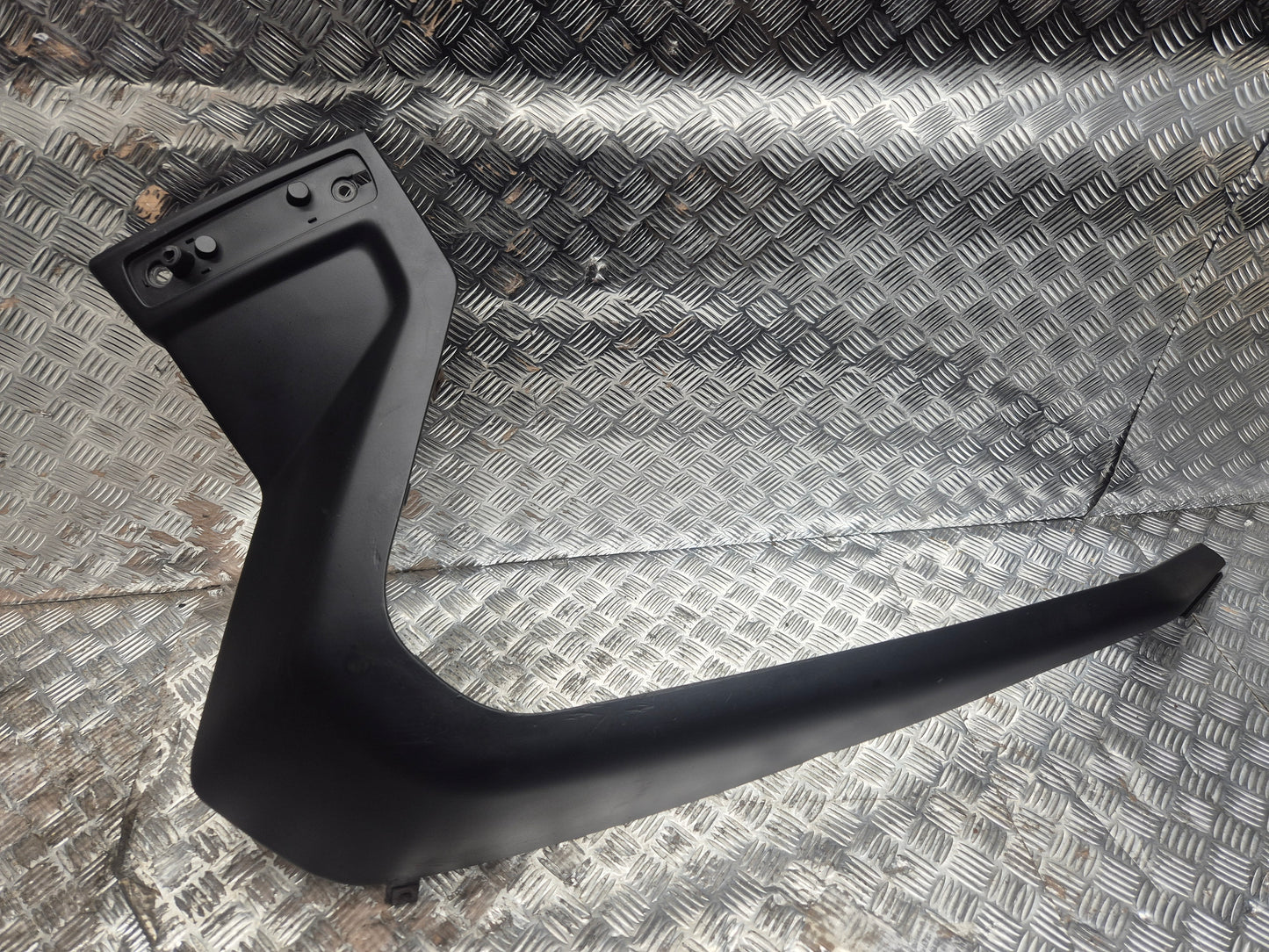 Bas de caisse gauche YAMAHA 125 X-MAX 2006-2009