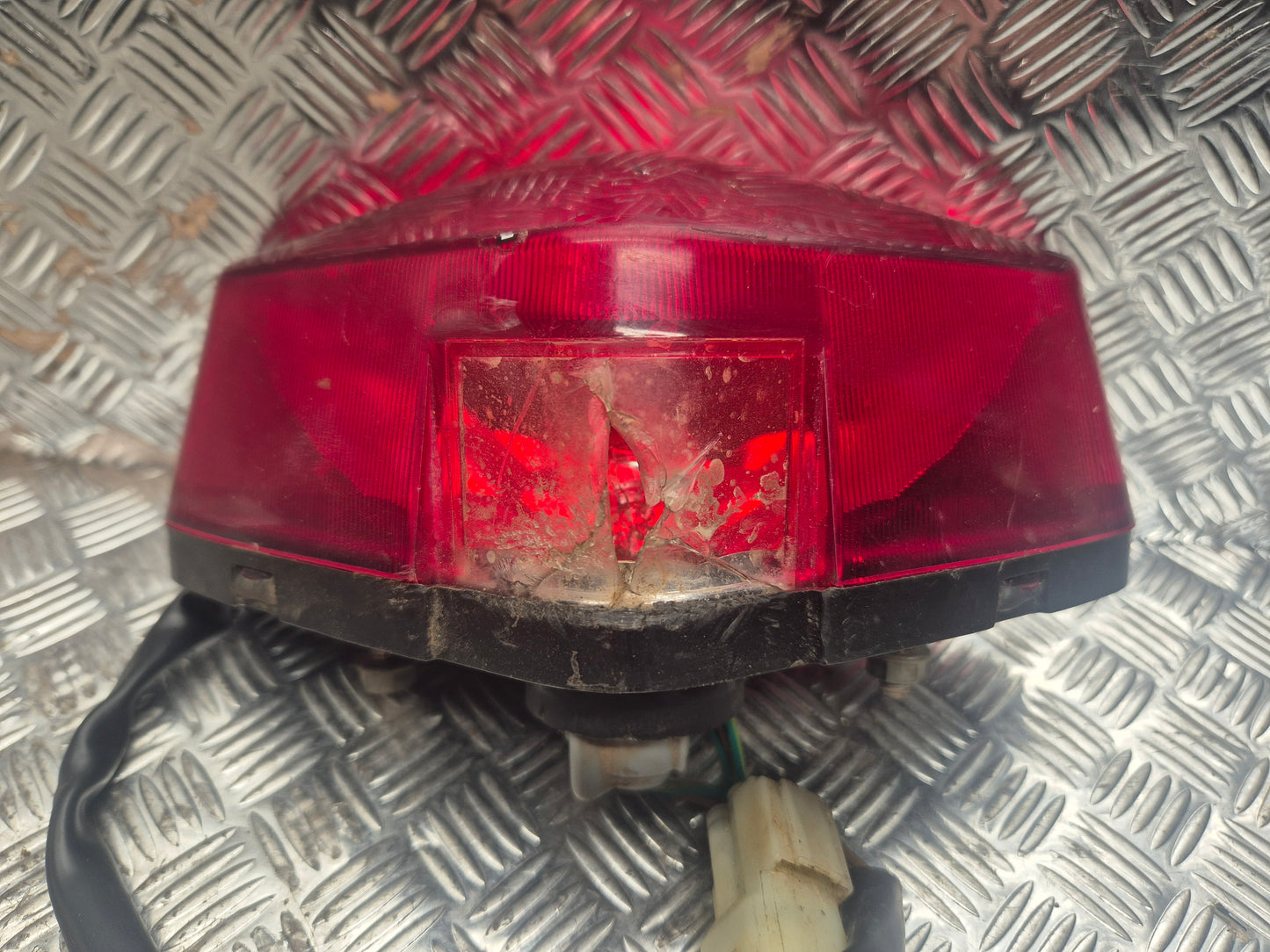 Feu arrière KYMCO 250 KXR