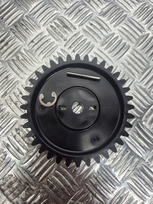 Pignon de pompe à eau PEUGEOT 125 SATELIS 2007-2011