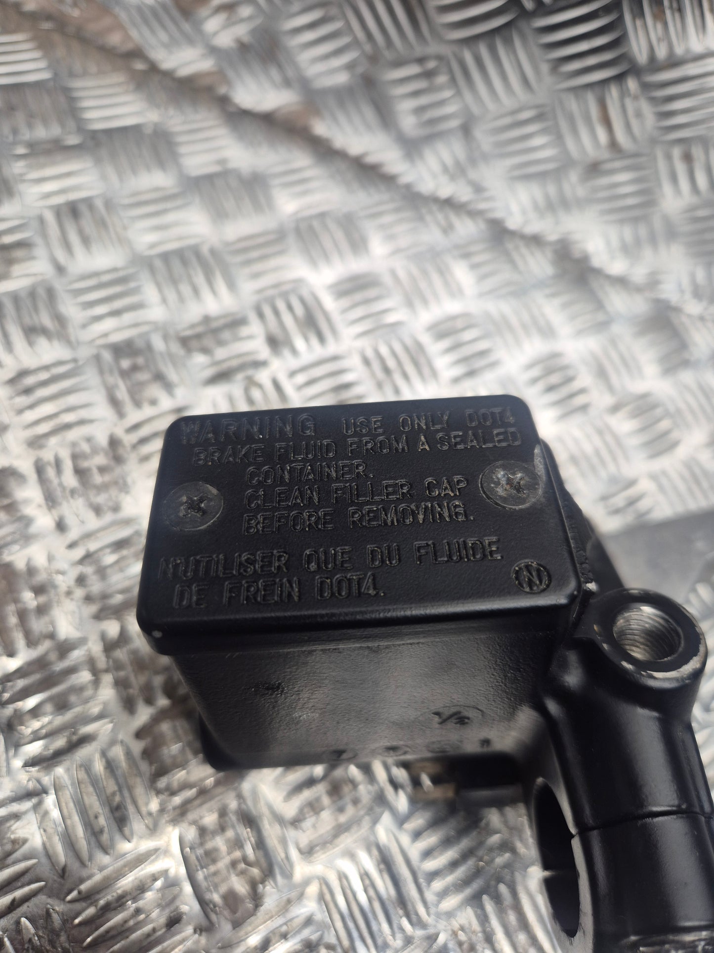 Maitre cylindre de frein avant Peugeot 125 satelis 2007-2011