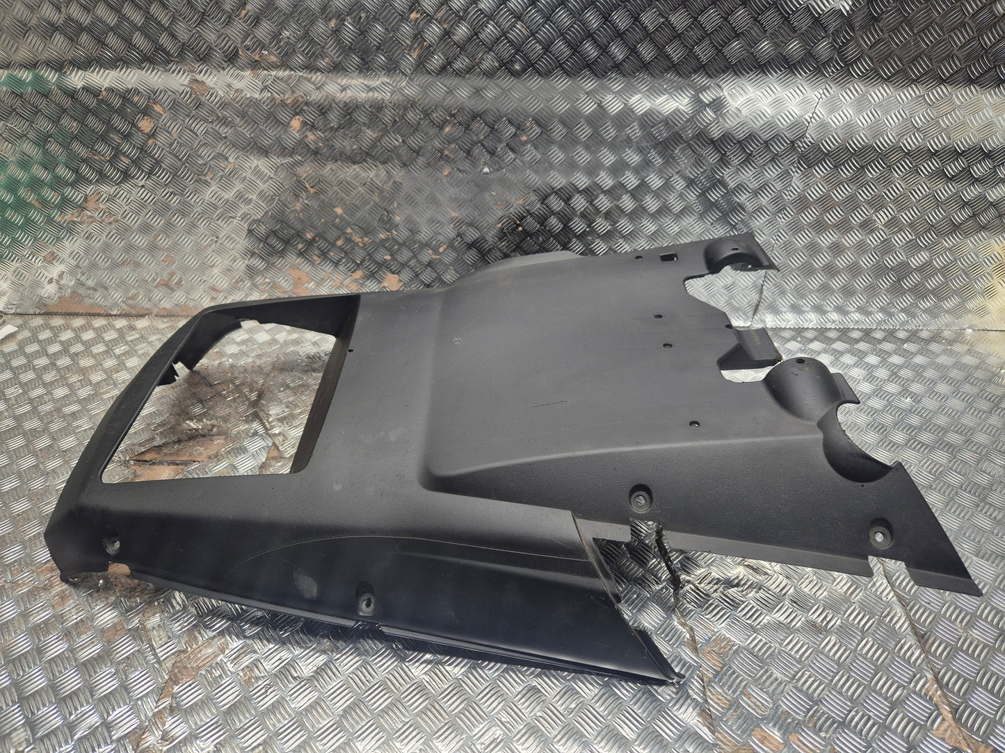 Sabot bas de caisse YAMAHA 125 X-MAX 2006-2009