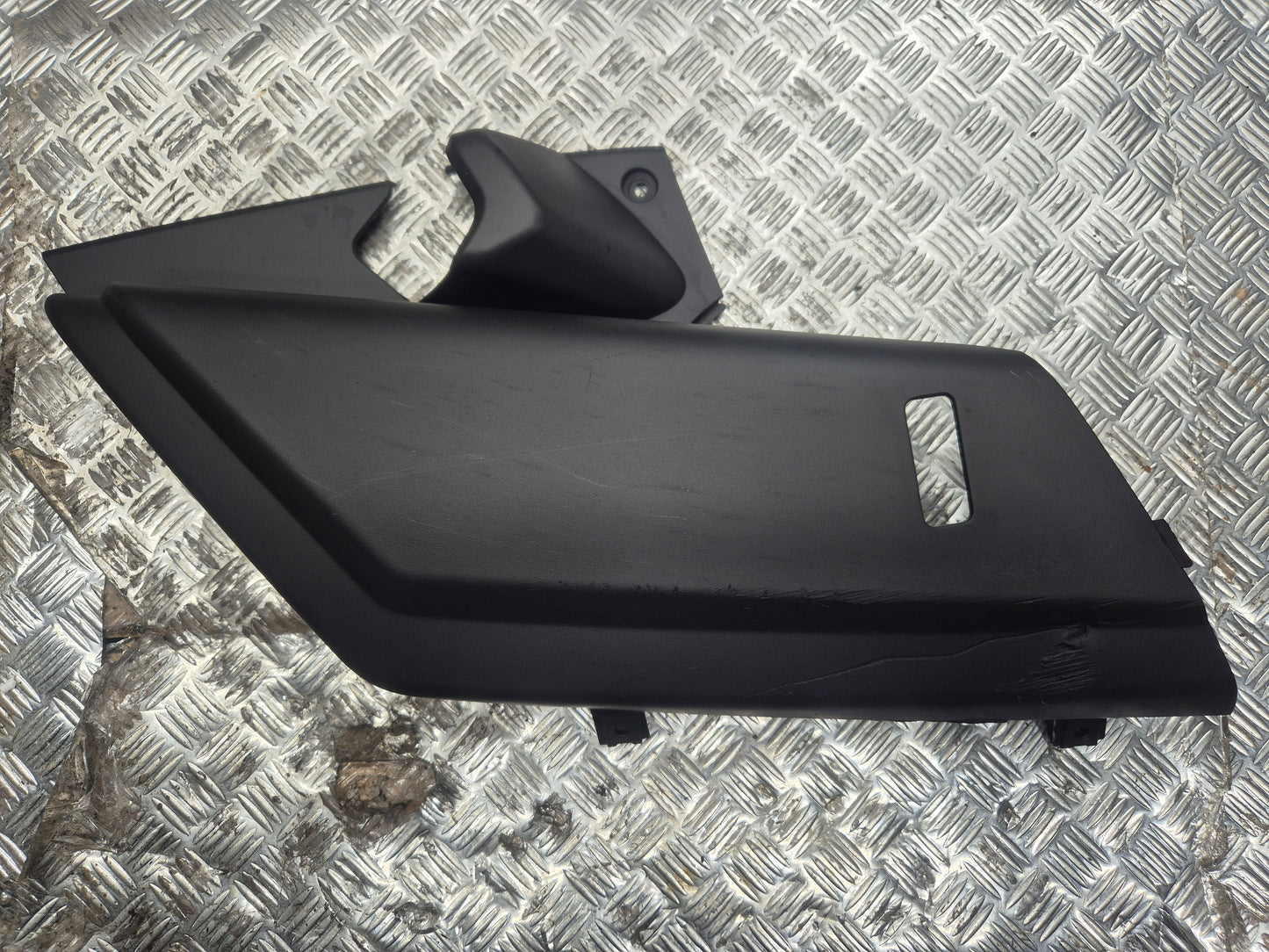 Cache latéral droit YAMAHA 125 X-MAX 2006-2009