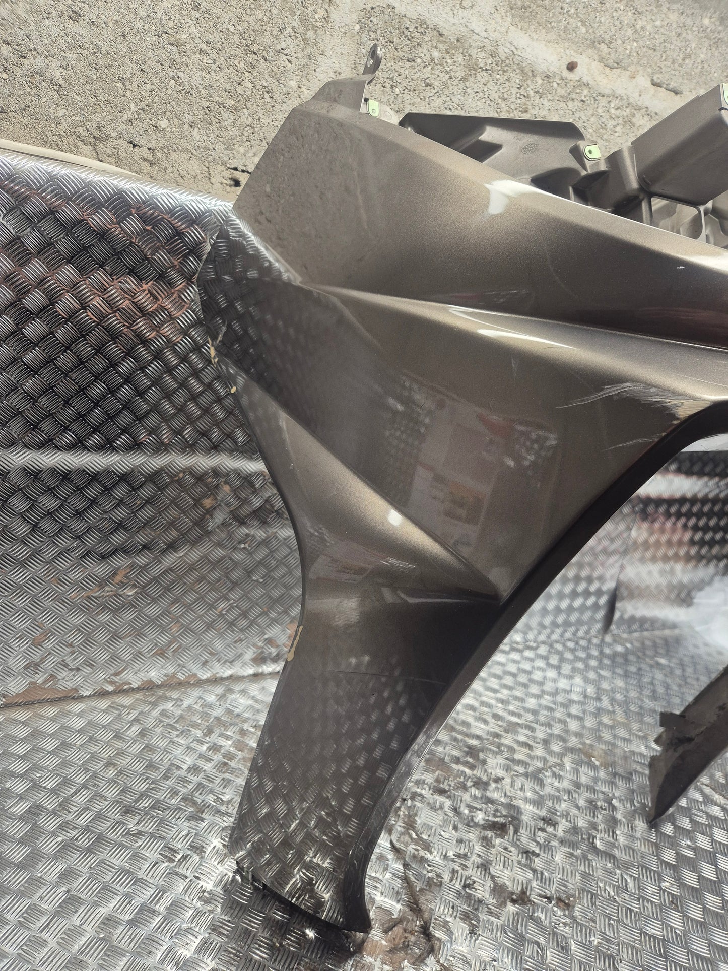 Face avant Peugeot 125 satelis 2006-2011