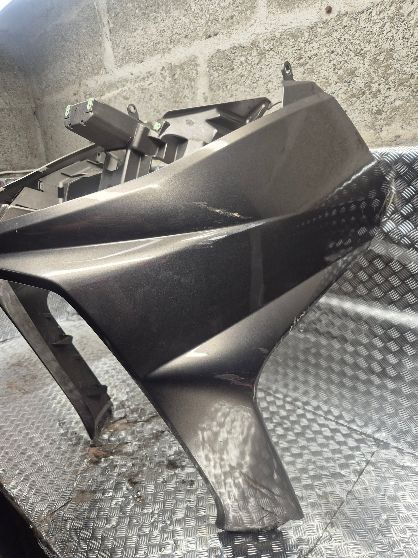 Face avant Peugeot 125 satelis 2006-2011