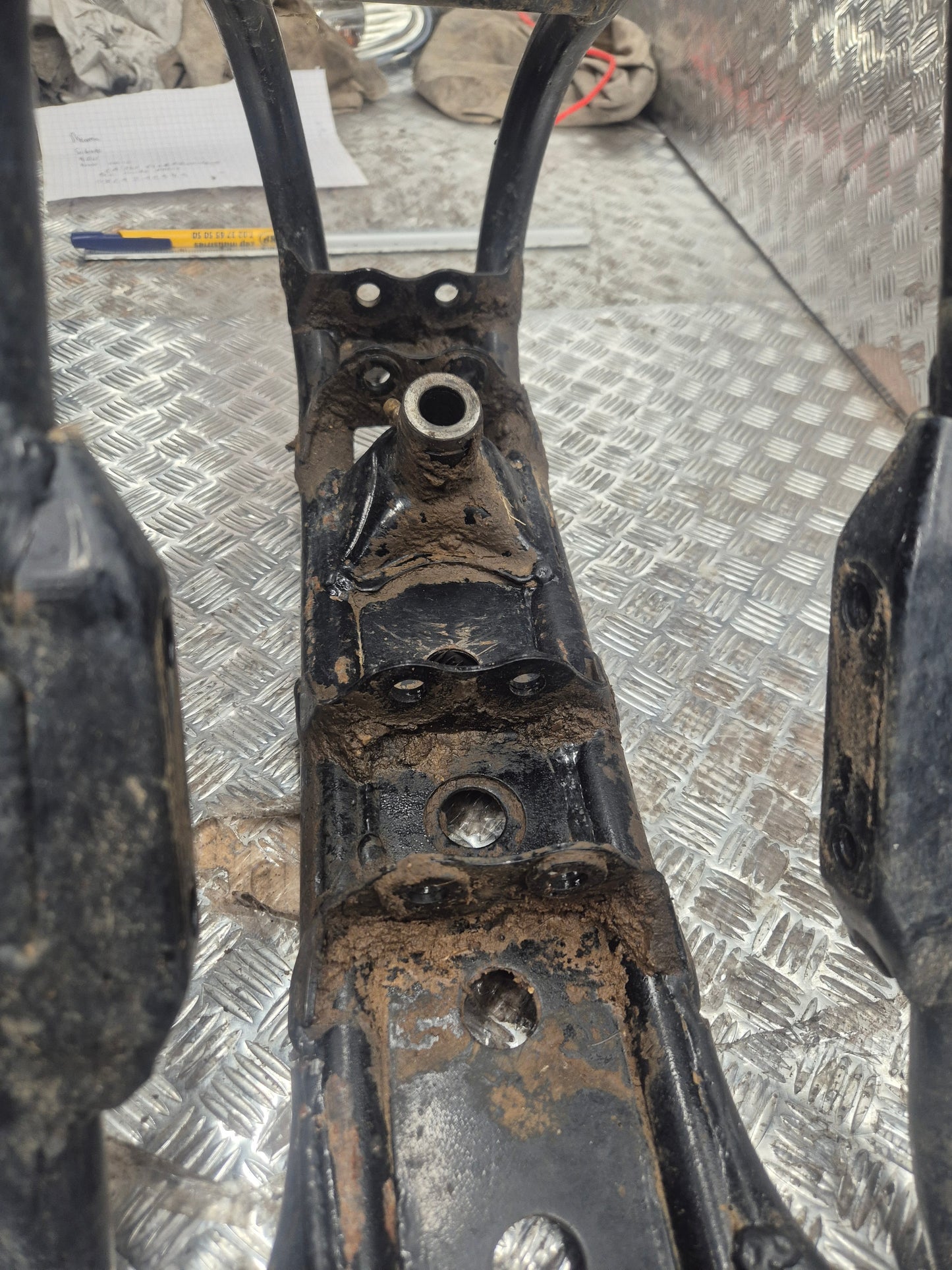 Cadre + barre de direction YAMAHA YFA 125 BREEZE