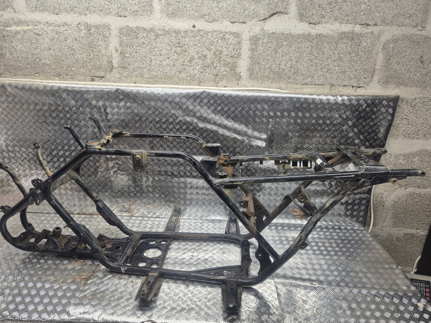 Cadre + barre de direction YAMAHA YFA 125 BREEZE