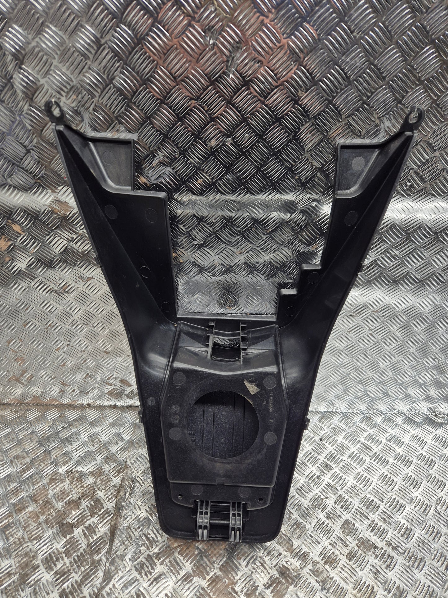 Cache sous selle PEUGEOT 125 SATELIS 2007-2011