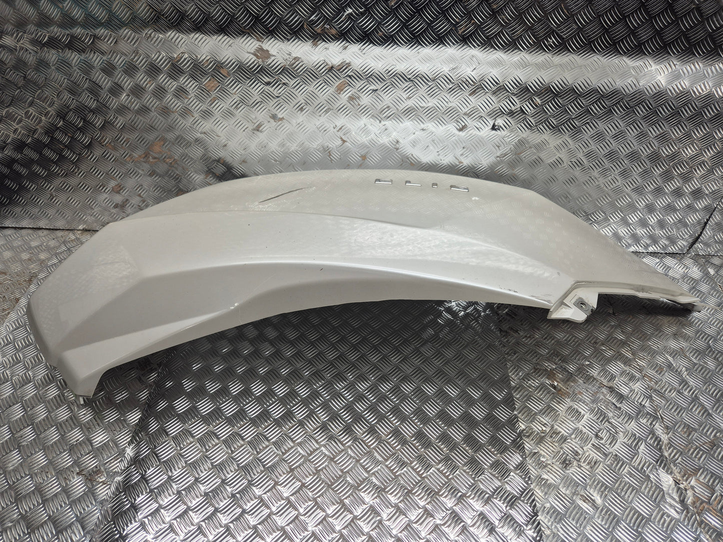 Carenage arrière droit PEUGEOT 125 SATELIS 2006-2011
