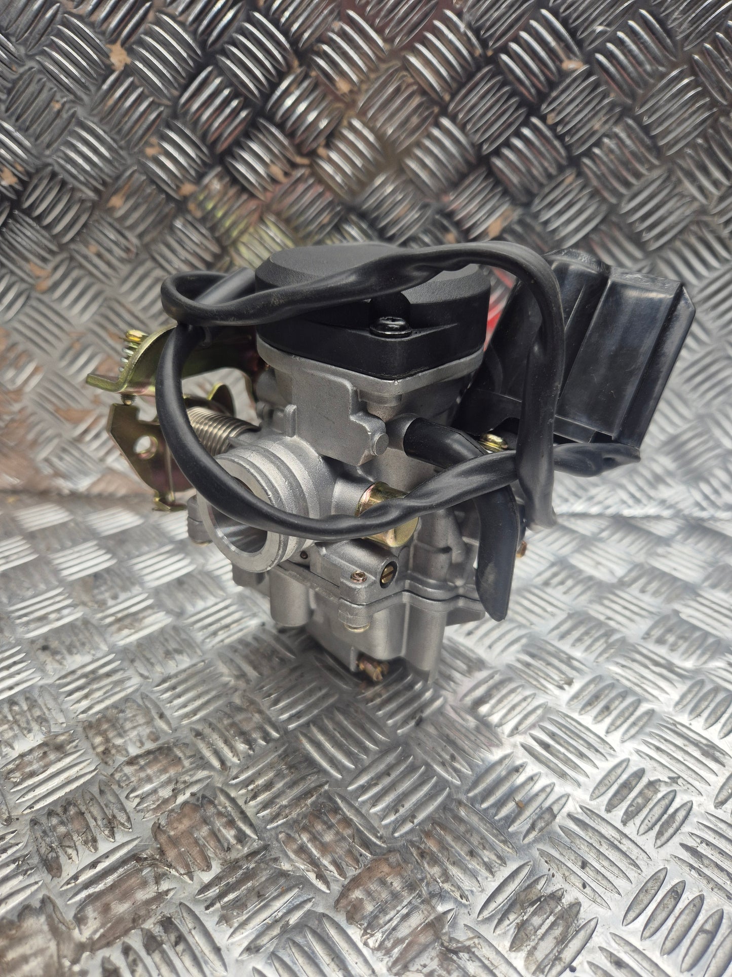 Carburateur GY6 Kymco Agility, Peugeot Kisbee, TNT Motor... 50 4T 18 mm Fifty
