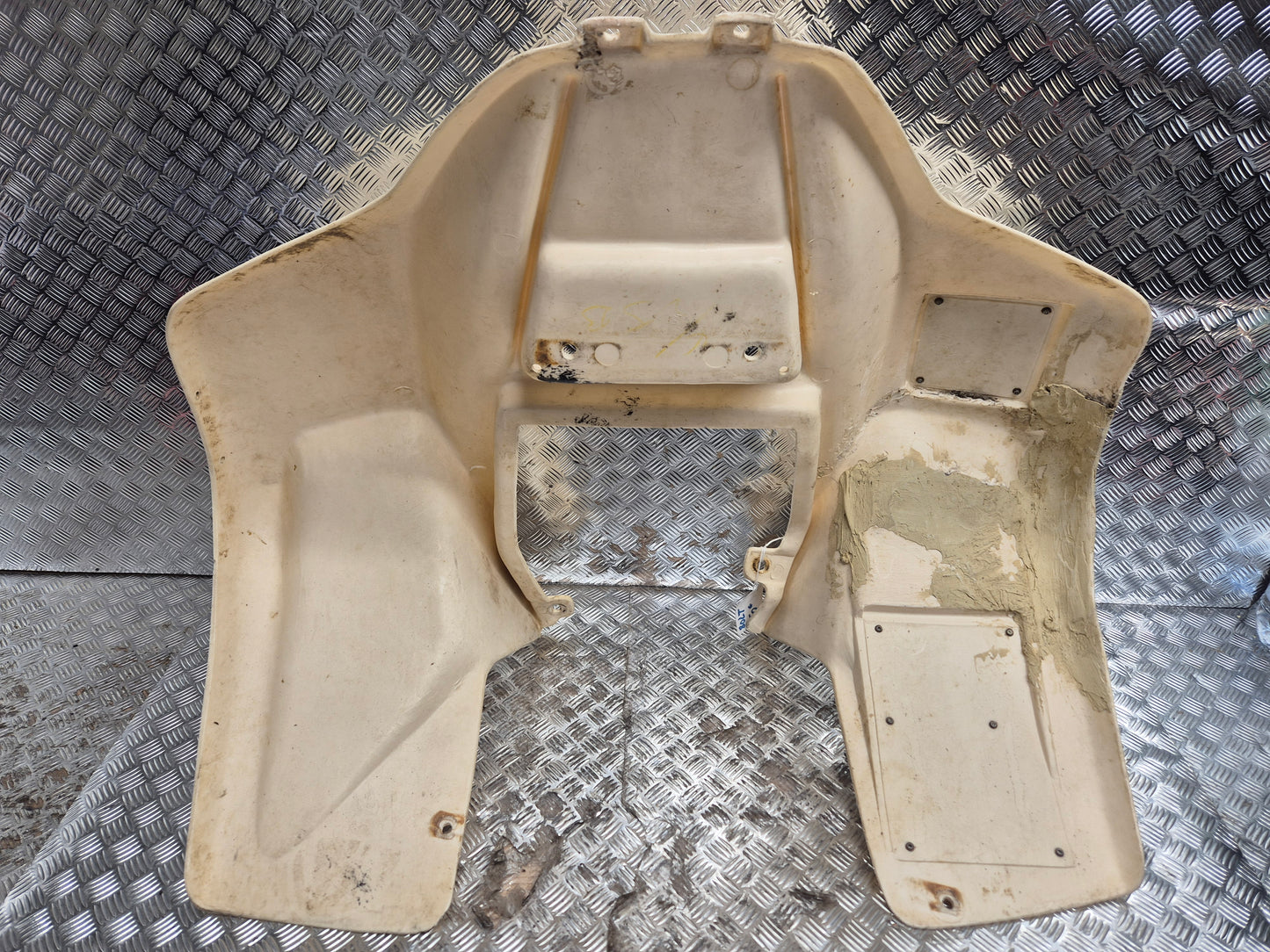 Coque arrière SUZUKI 50 LT