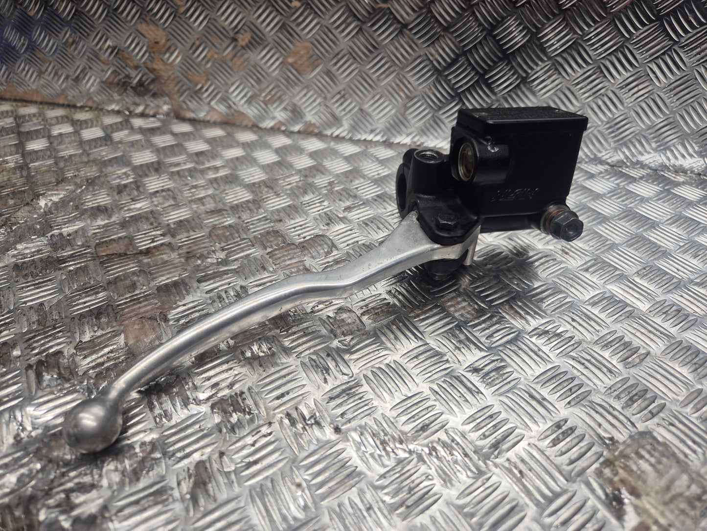 Maitre cylindre de frein avant Peugeot 125 satelis 2007-2011