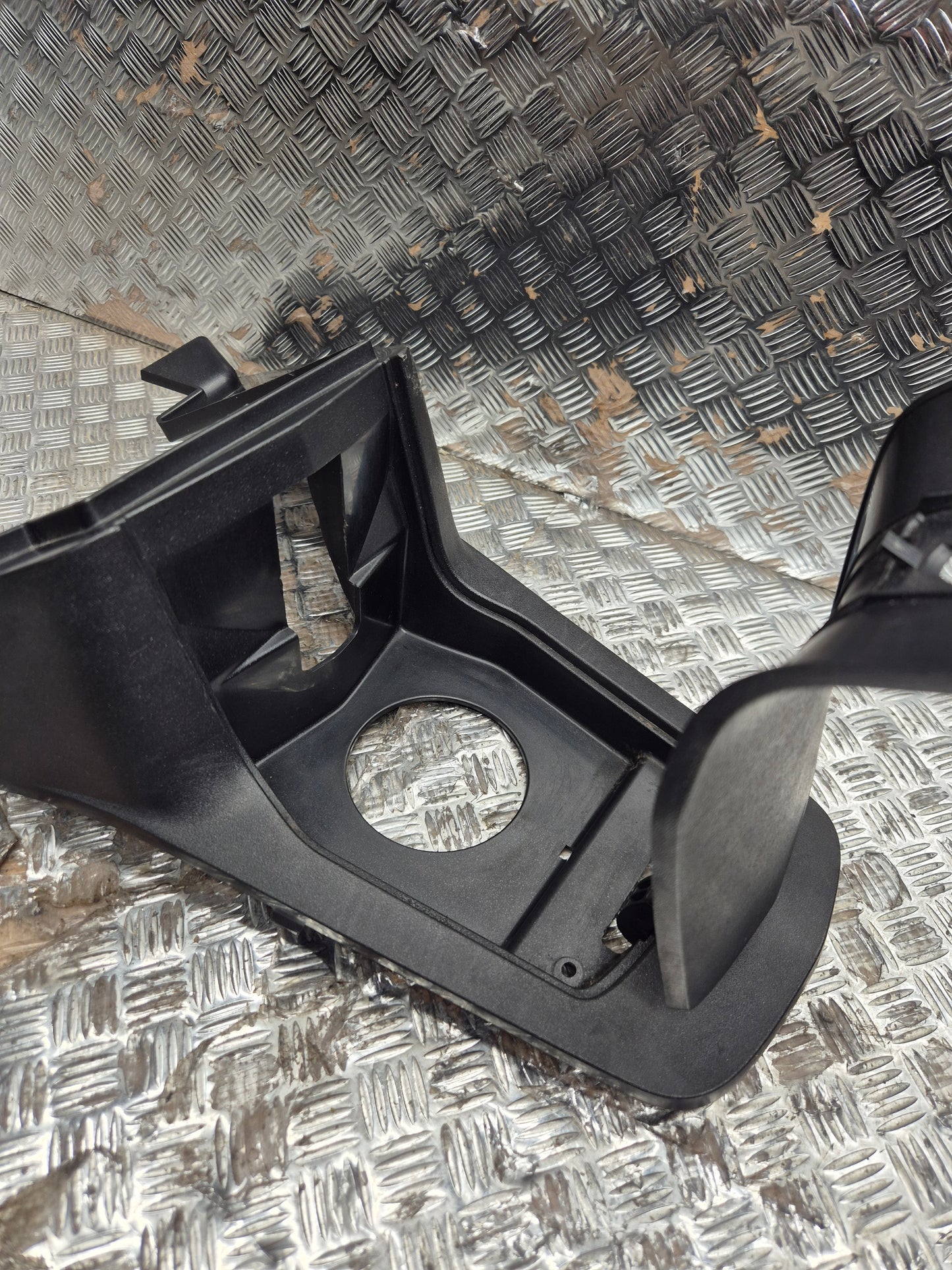 Cache sous selle PEUGEOT 125 SATELIS 2007-2011