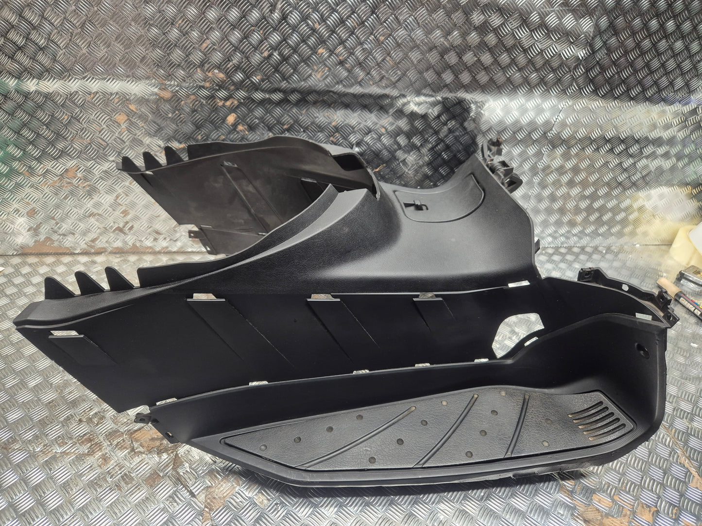 Marche pieds YAMAHA 125 X-MAX 2006-2009