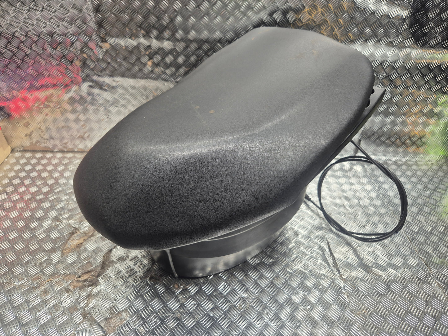 Selle + coffre YAMAHA 50 NEOS 4TEMPS 2008-2016
