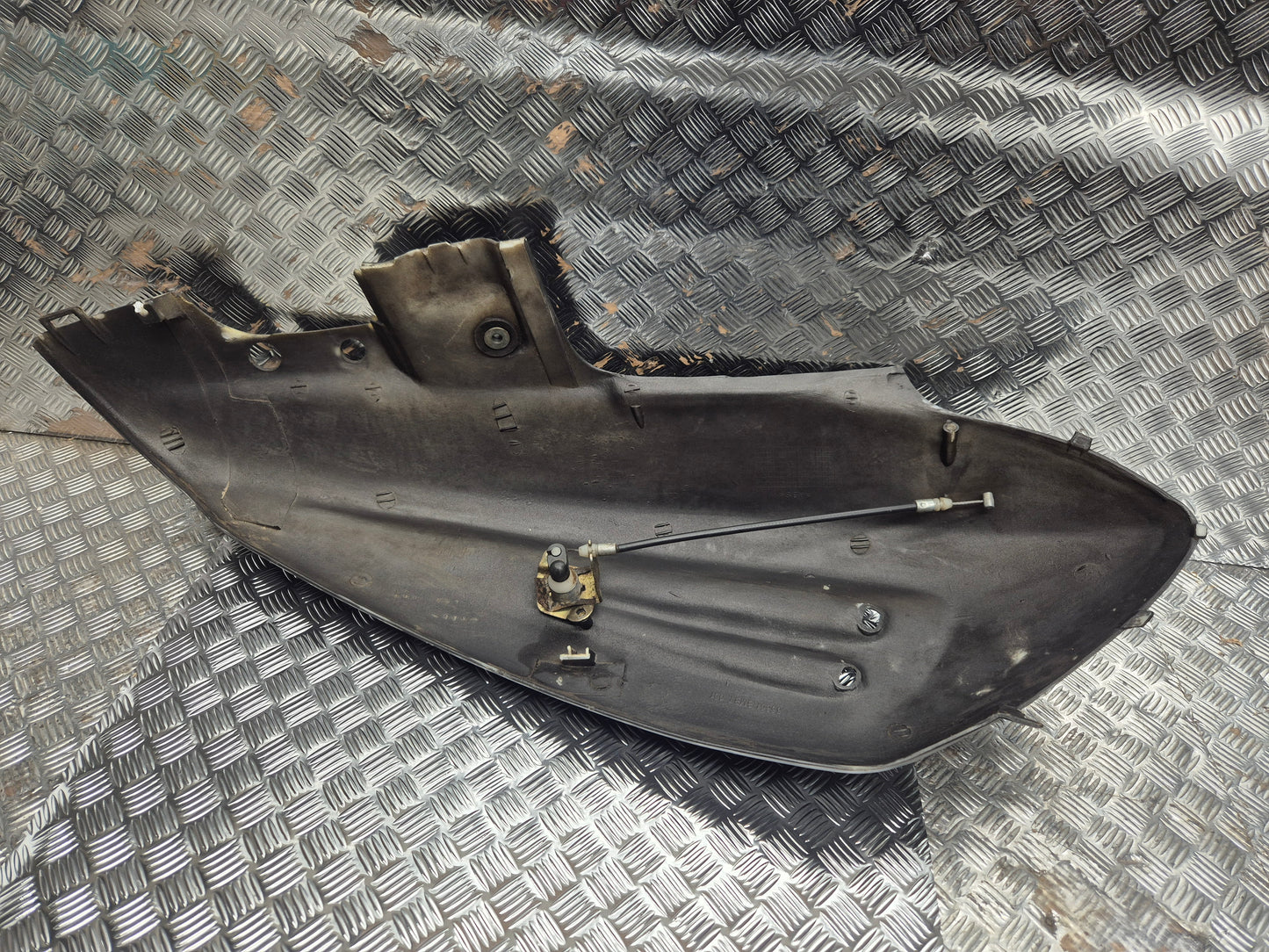Coque arrière gauche KEEWAY 50 F-ACT 2006-2011
