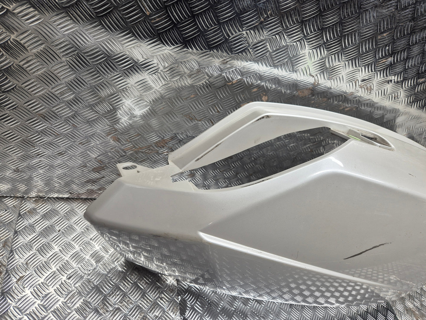 Carenage arrière droit PEUGEOT 125 SATELIS 2006-2011