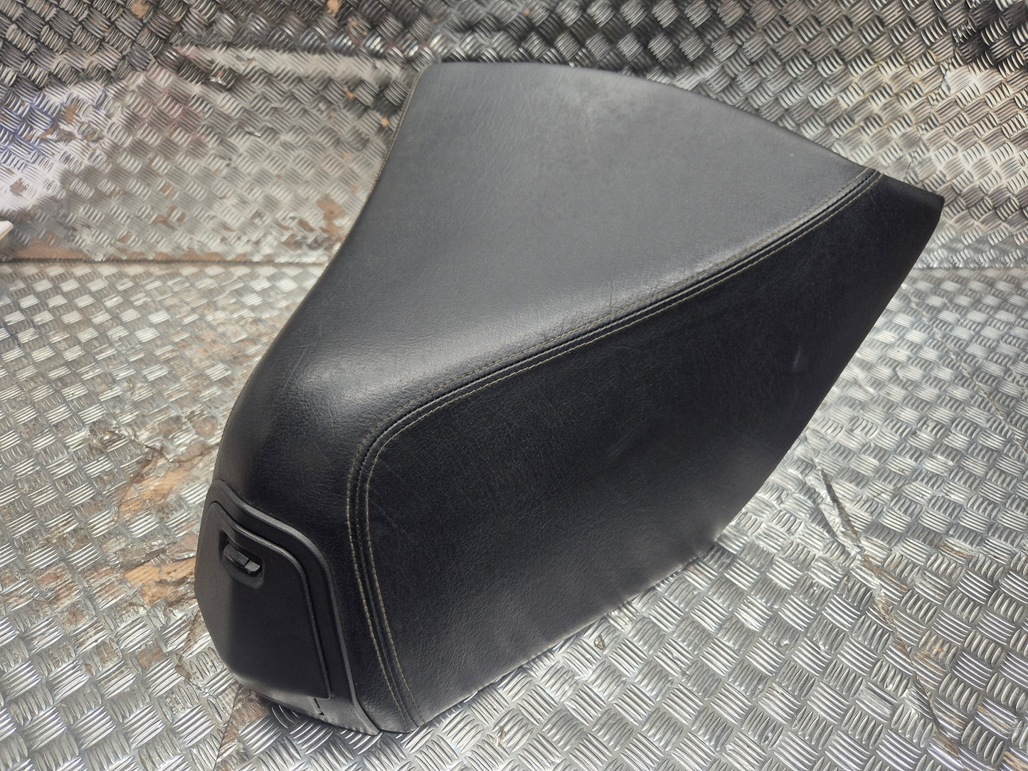 Selle conducteur Peugeot 125 satelis 2010