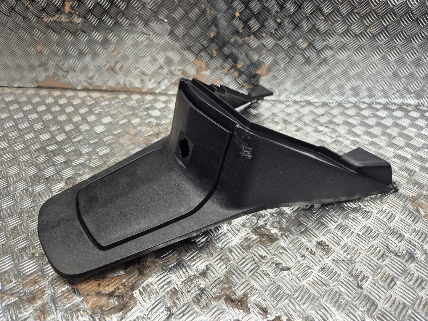 Cache sous selle PEUGEOT 125 SATELIS 2007-2011