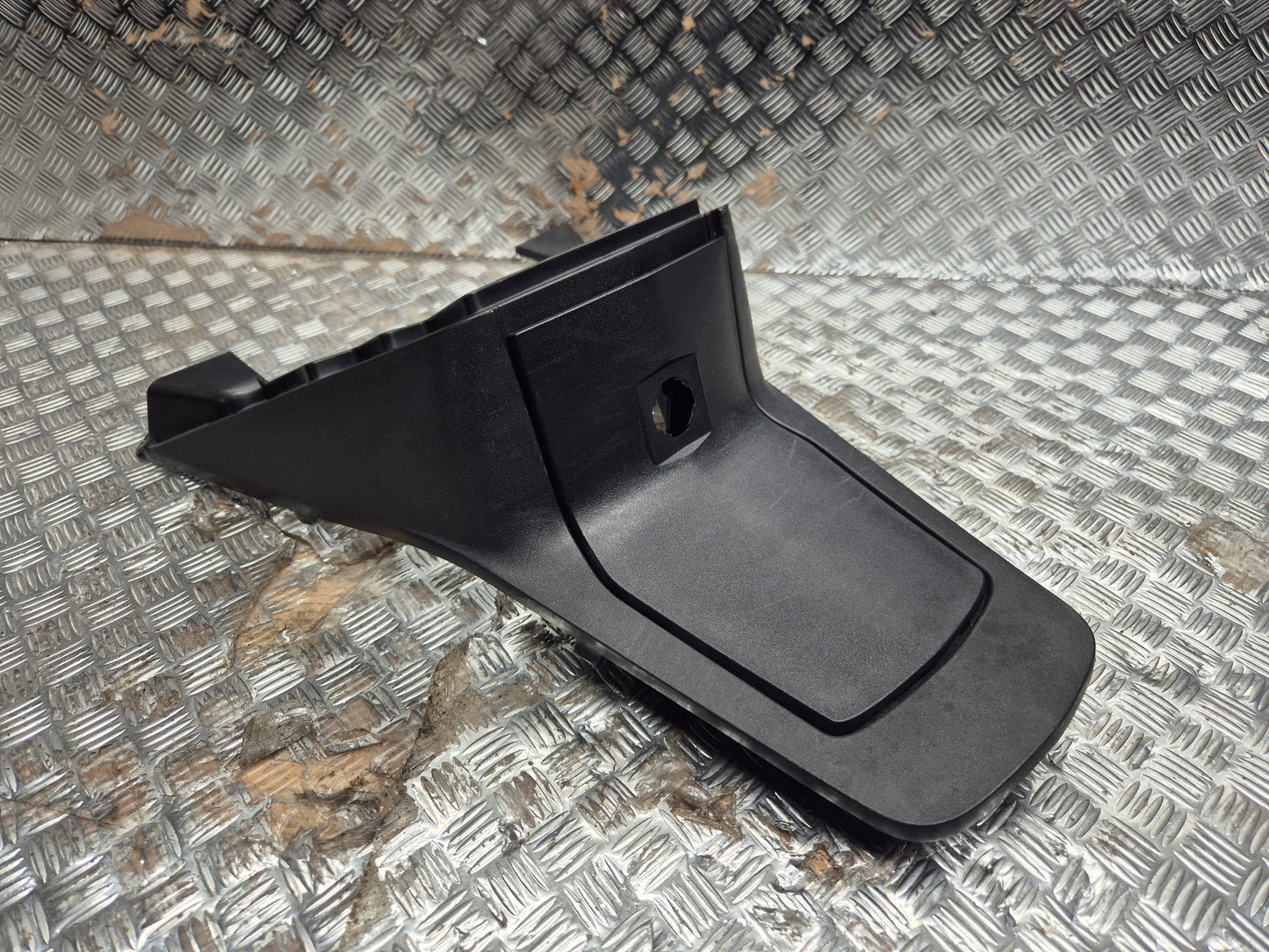 Cache sous selle PEUGEOT 125 SATELIS 2007-2011