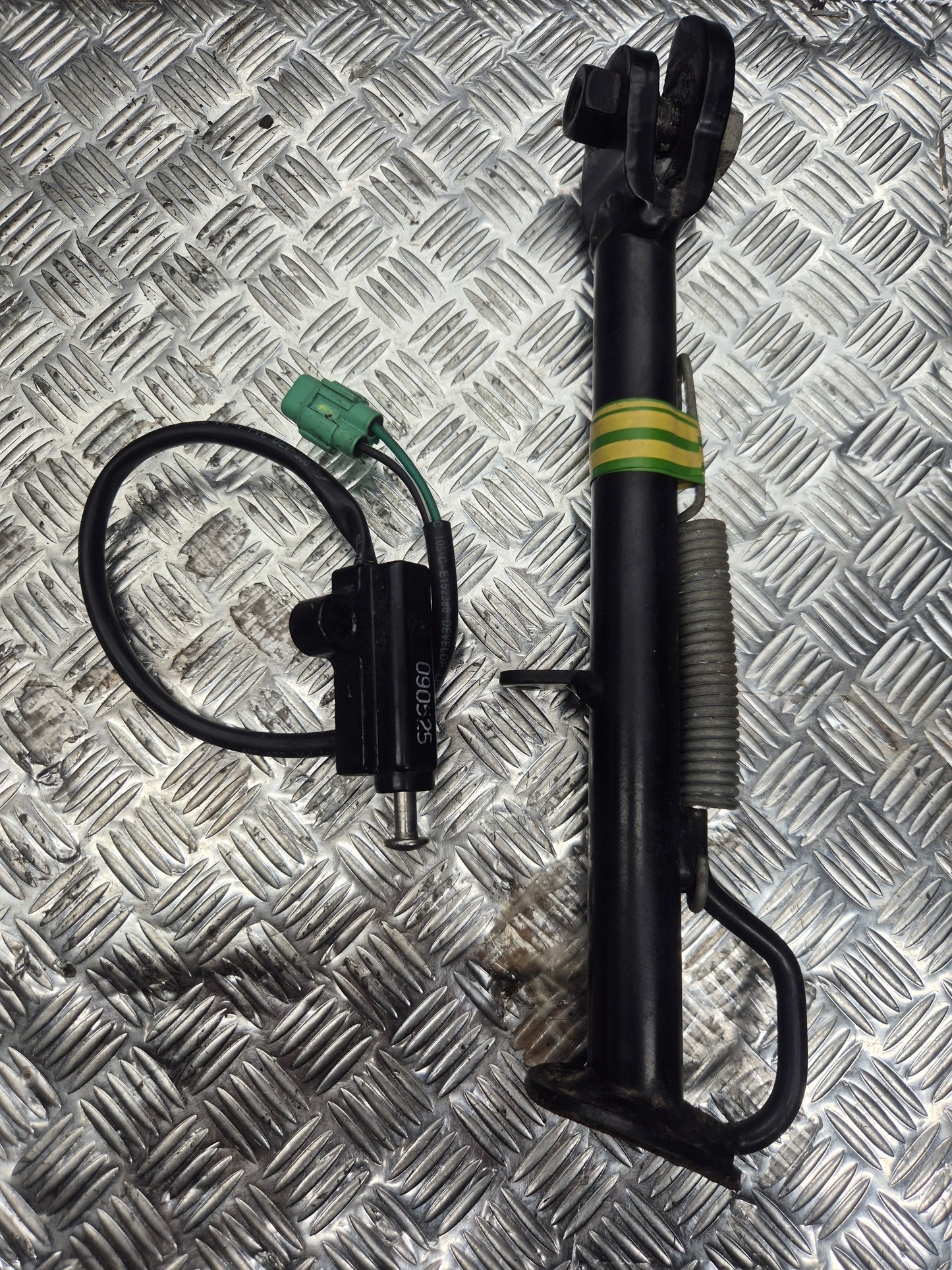 Béquille latéral PEUGEOT 125 SATELIS 2007-2011