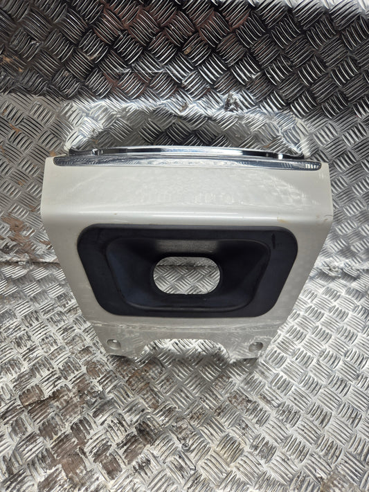 Jonction de carénages arrière PEUGEOT 125 SATELIS 2007-2011