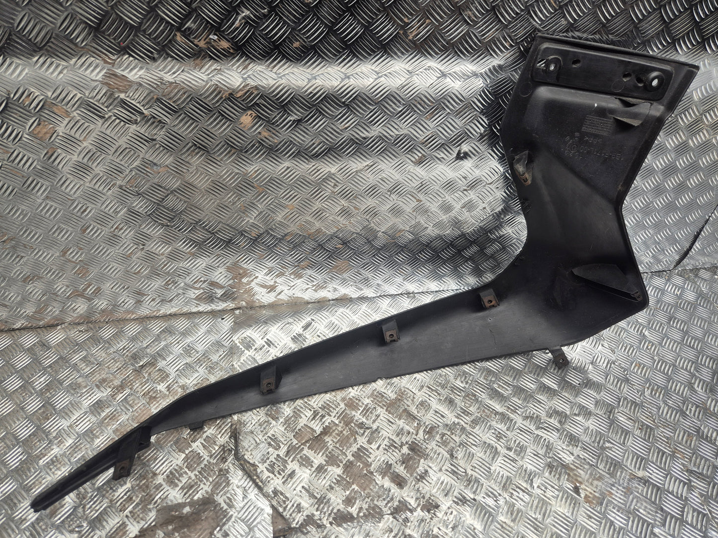 Bas de caisse gauche YAMAHA 125 X-MAX 2006-2009