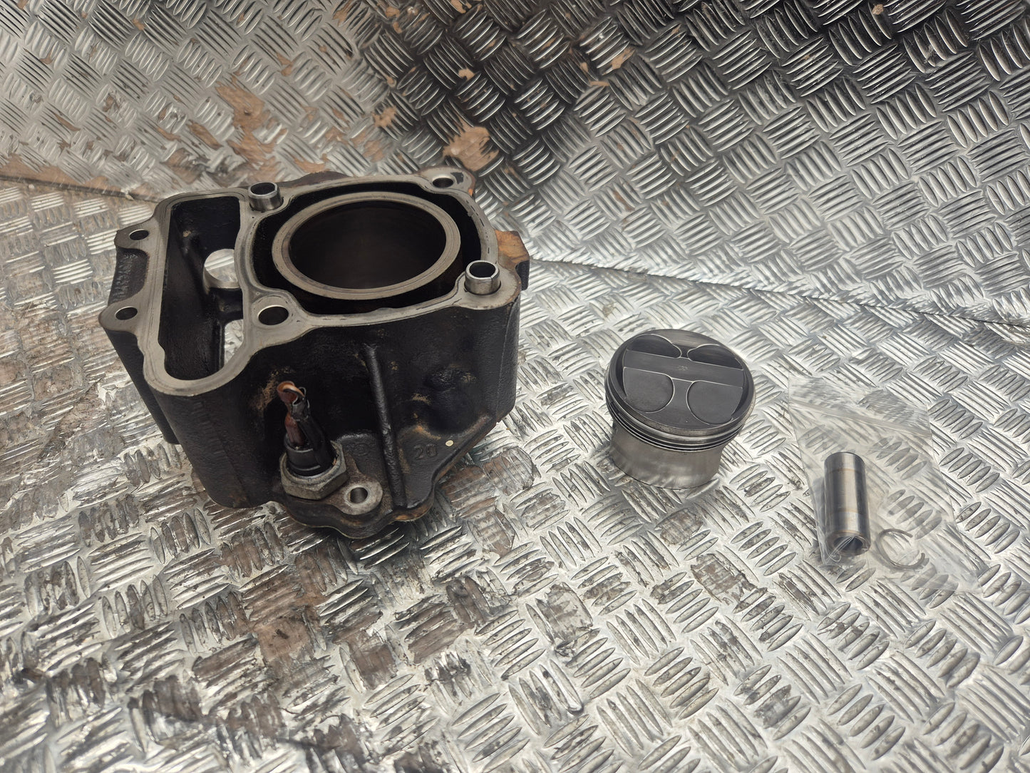 Cylindre piston PEUGEOT 125 SATELIS 2007-2011