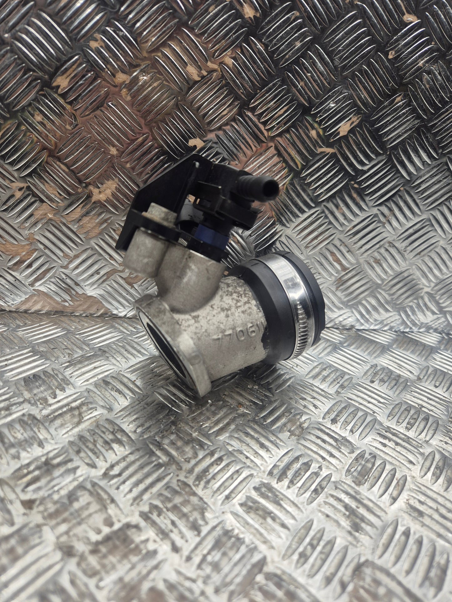 Injecteur + pipe d'admission PEUGEOT 125 SATELIS 2007-2011