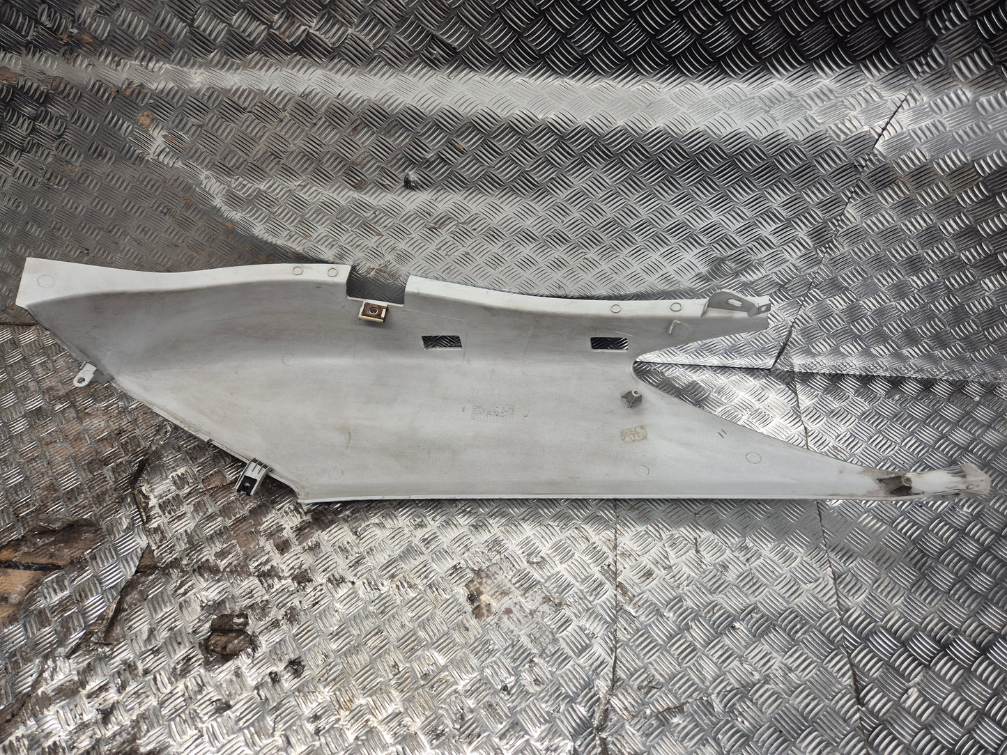 Carénage arrière droit YAMAHA 125 X-MAX 2006-2009